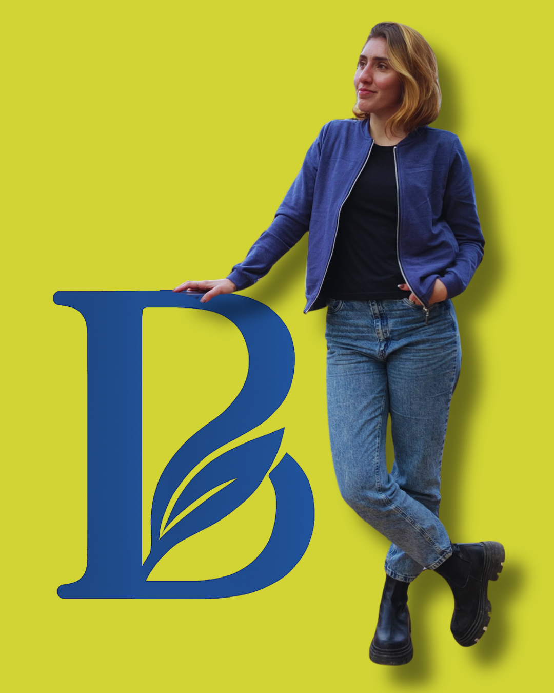 Bianca Viva junto a su símbolo de marca